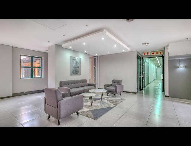 86M² BUSINESS CENTRE TO LET IN SUNNINGHILL
